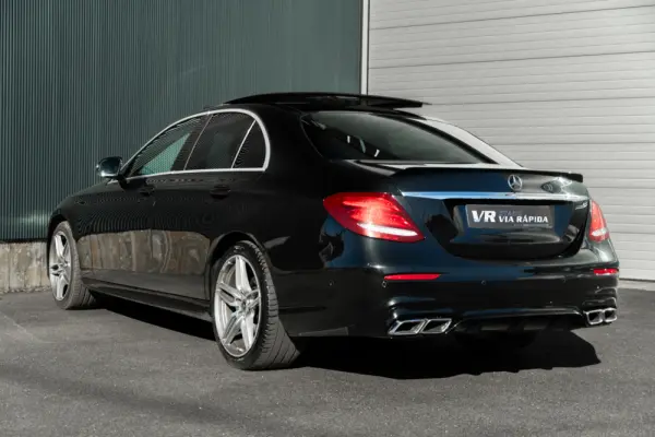 Mercedes-Benz E 220 d Avantgarde 6