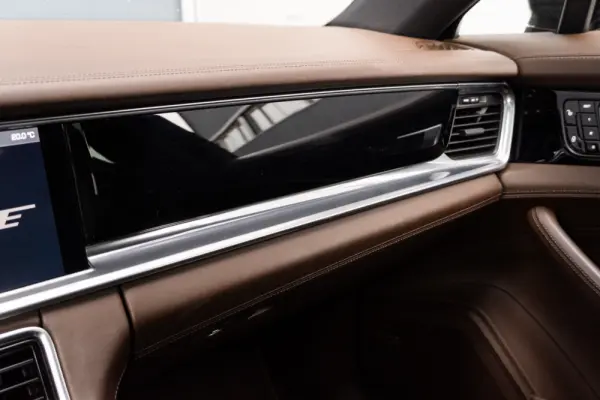 Porsche Panamera Sport Turismo 4 E-Hybrid Platinum Edition PDLS 53