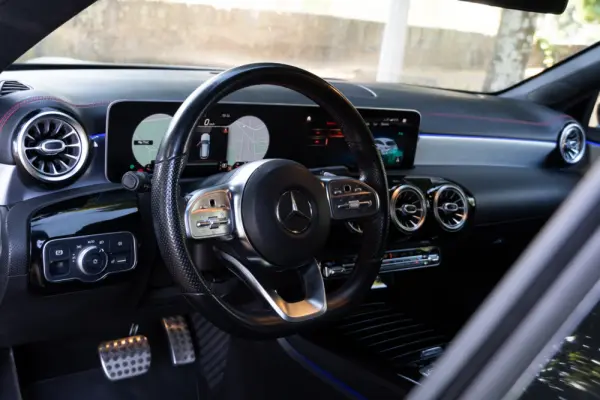 Mercedes-Benz CLA 180 d 7G-DCT AMG Line 7