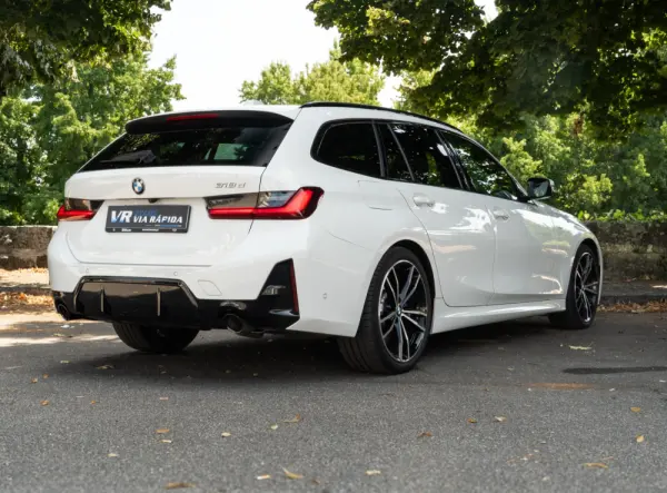 BMW 318 d Pack Desportivo M Pro Auto 4