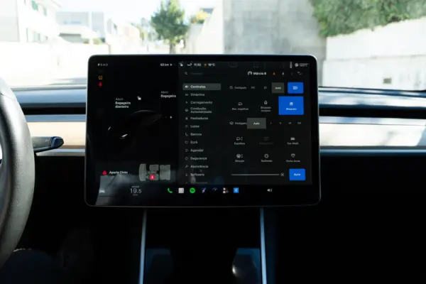 Tesla Model 3 Standard Range Plus RWD 18