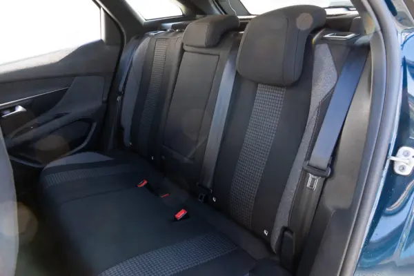 Peugeot 3008 1.5 BlueHDi Active Pack 9