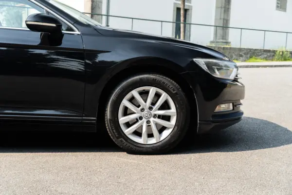 Volkswagen Passat Variant 1.6 TDI Confortline DSG 32