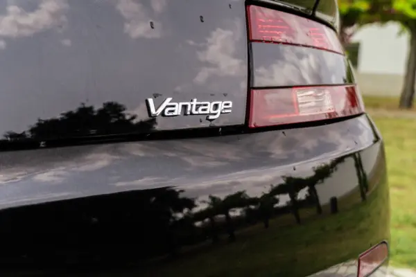 Aston Martin Vantage Coupe Sportshift 29