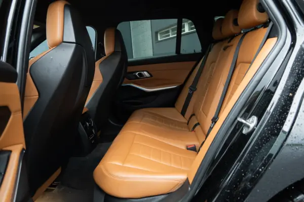BMW 330 e Pack M Auto 52