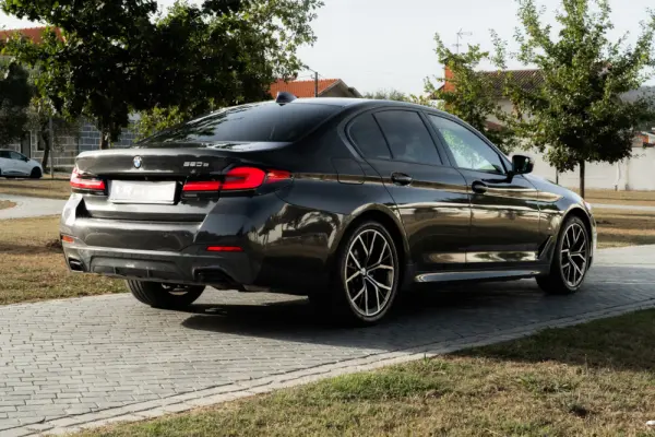 BMW 520 e Pack M 4
