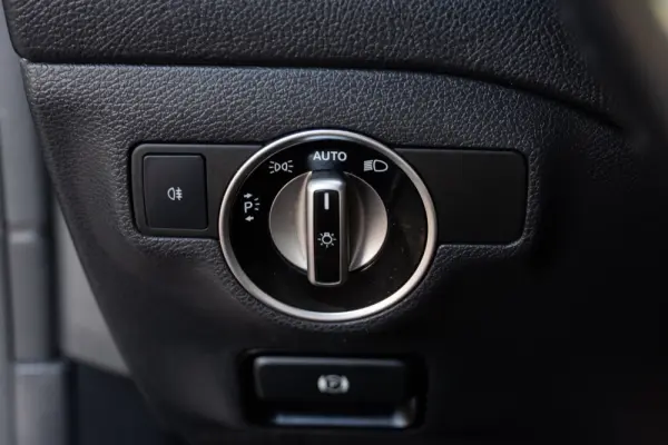 Mercedes-Benz CLA 180 d 48