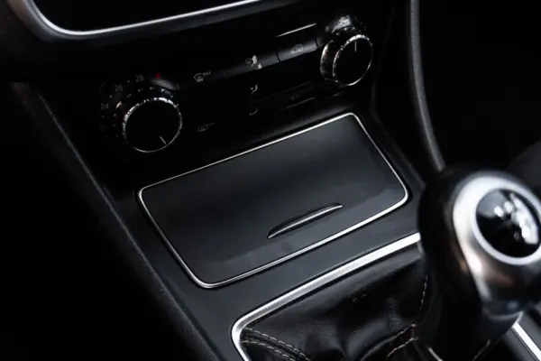 Mercedes-Benz CLA 180 d Shooting Brake AMG Line 22