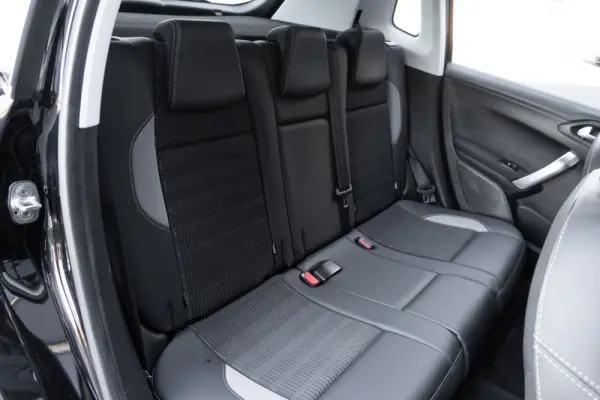 Peugeot 2008 1.2 PureTech Allure 33