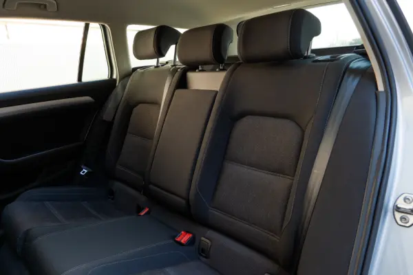 Volkswagen Passat Variant 1.6 TDI Confortline DSG 28