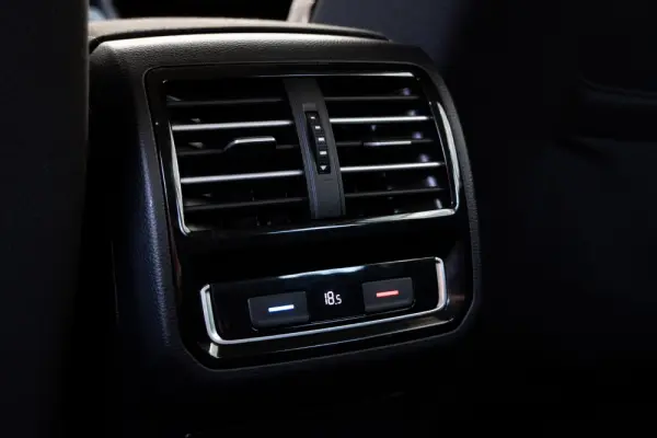 Volkswagen Passat Variant 1.6 TDI Confortline DSG 50