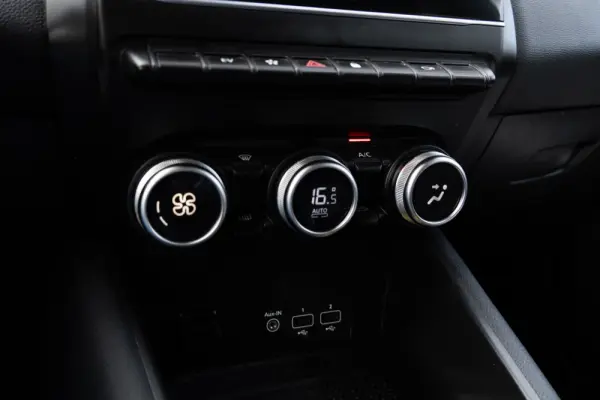 Renault Captur 1.6 E-Tech Plug-In Exclusive 19