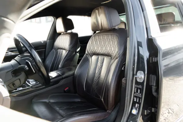BMW 730 d Pack M Auto 32