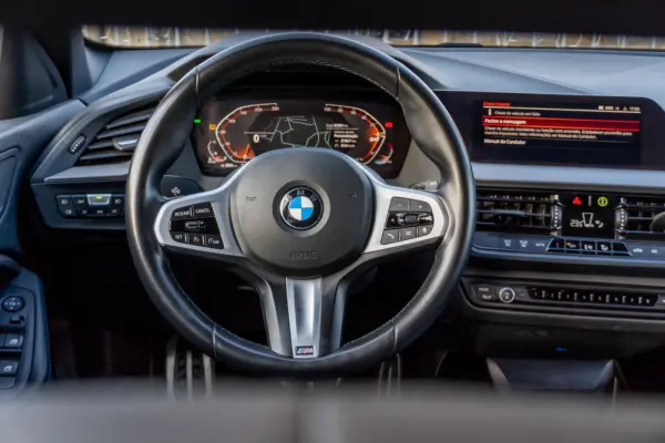BMW 116 d Pack Desportivo M Auto 11