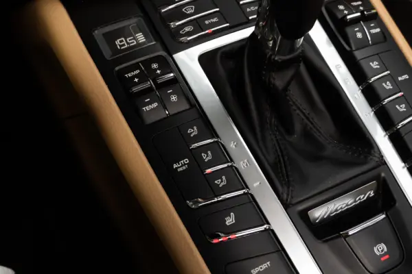 Porsche Macan PDK 22