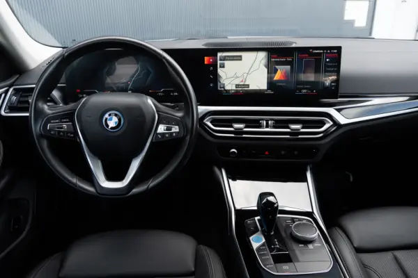 BMW i4 eDrive40 10