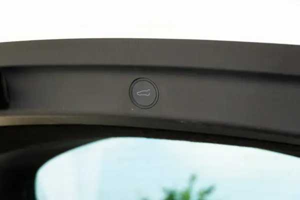 Tesla Model Y Long Range Dual Motor AWD 50