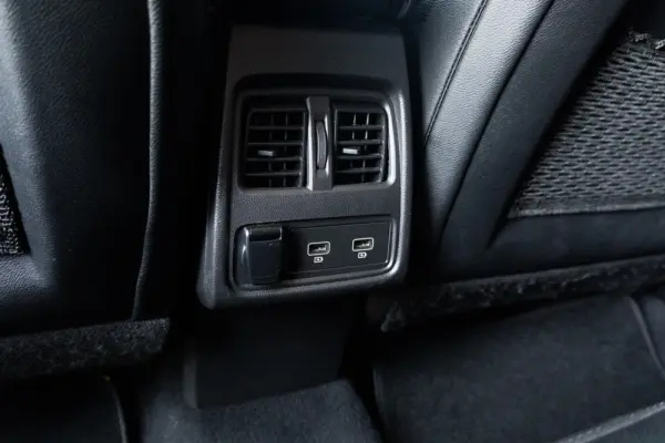 Renault Captur 1.6 E-Tech Plug-In Intens 46