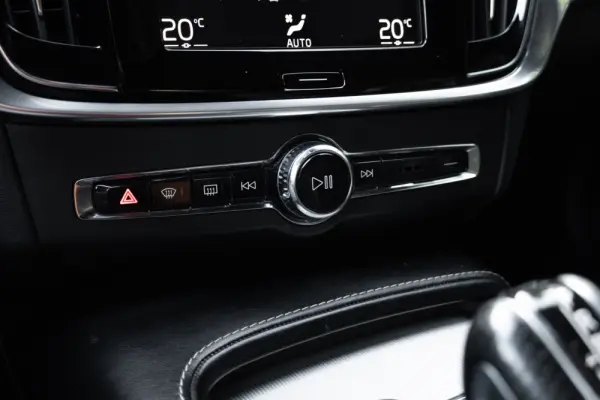 Volvo V90 2.0 D4 R-Design Geartronic 23