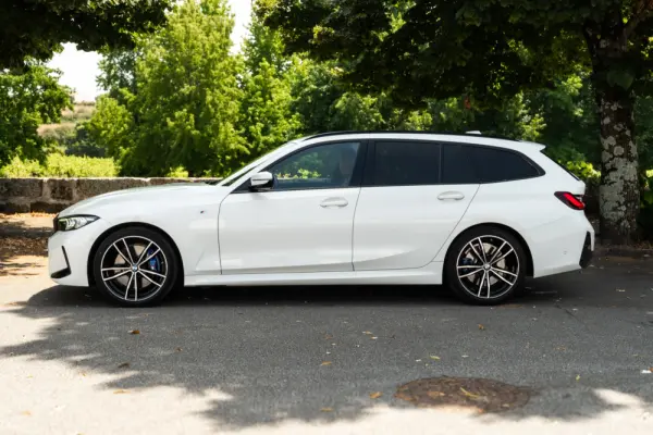 BMW 318 d Pack Desportivo M Pro Auto 40