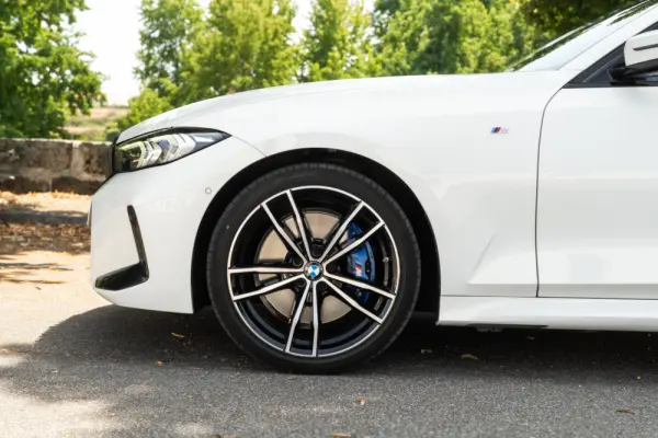 BMW 318 d Pack Desportivo M Pro Auto 41