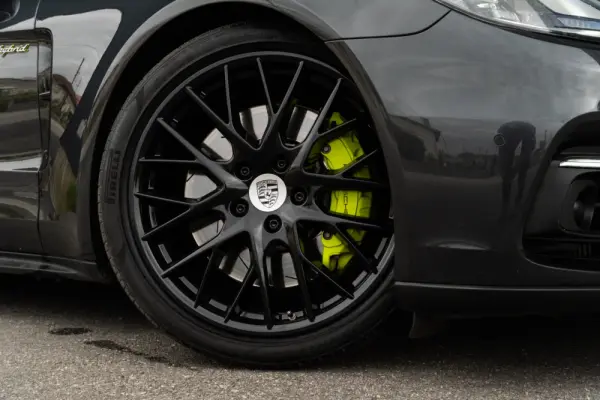 Porsche Panamera Sport Turismo 4 E-Hybrid Platinum Edition PDLS 36