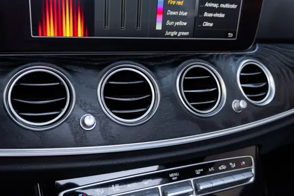 Mercedes-Benz E 220 d Avantgarde 26