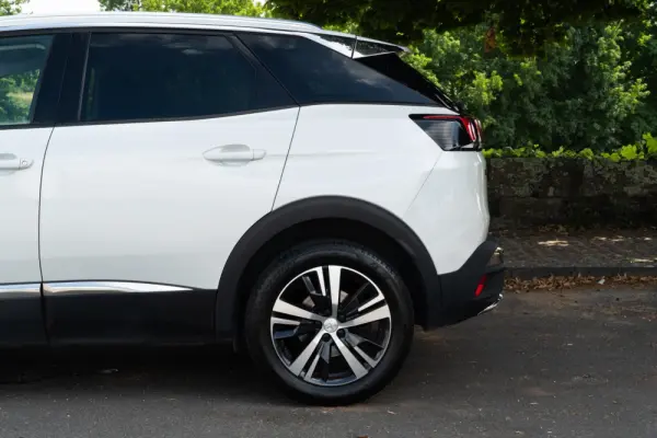 Peugeot 3008 1.5 BlueHDi Allure Pack 25