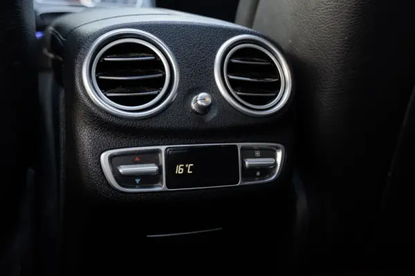 Mercedes-Benz E 220 d Avantgarde 57