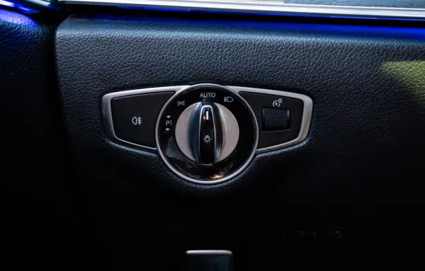 Mercedes-Benz E 220 d Avantgarde 56