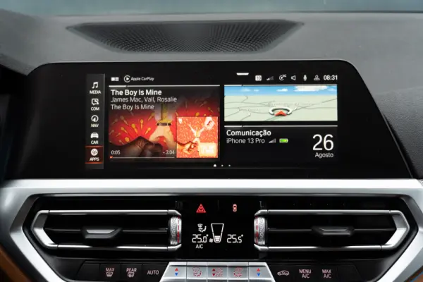 BMW 330 e Pack M Auto 11