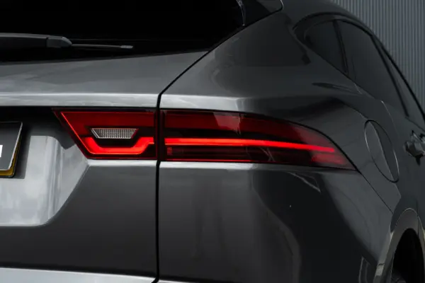 Jaguar E-Pace 2.0 i4D SE 33