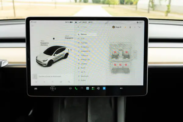 Tesla Model Y Long Range Dual Motor AWD 18