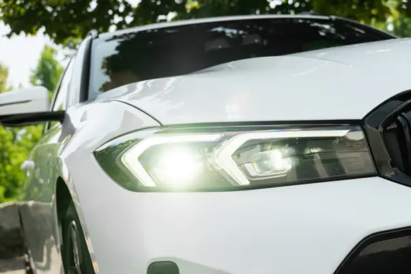 BMW 318 d Pack Desportivo M Pro Auto 33