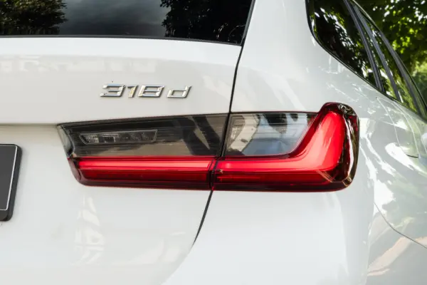 BMW 318 d Pack Desportivo M Pro Auto 39