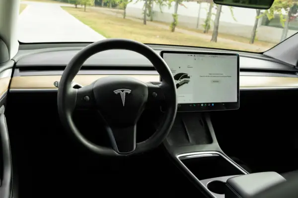 Tesla Model Y Long Range Dual Motor AWD 7