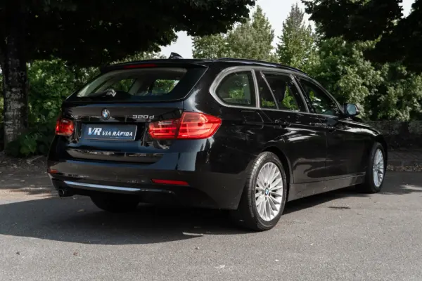 BMW 320 d xDrive Line Luxury 4