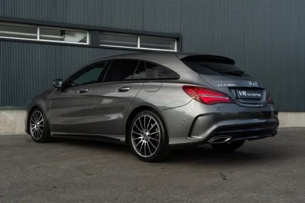 Mercedes-Benz CLA 180 d Shooting Brake AMG Line 6