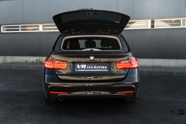 BMW 318 d Auto Line Sport 32