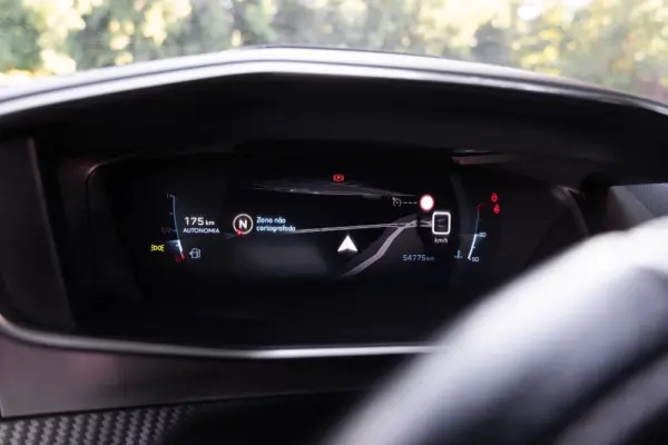 Peugeot 2008 1.2 PureTech GT 11