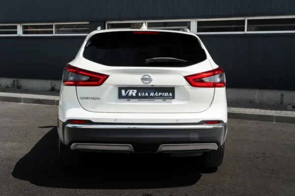 Nissan Qashqai 1.5 dCi N-Connecta J18 5