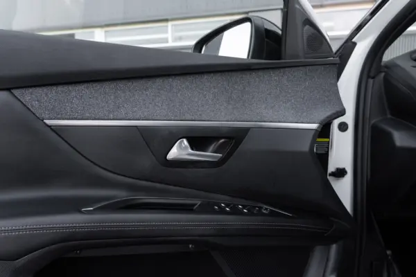 Peugeot 3008 1.2 PureTech GT Line 38