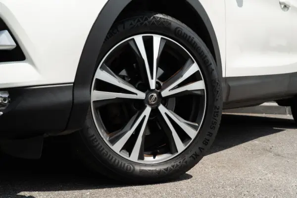 Nissan Qashqai 1.5 dCi N-Connecta J18 20