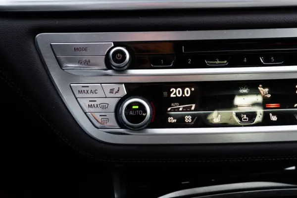 BMW 730 d Pack M Auto 23