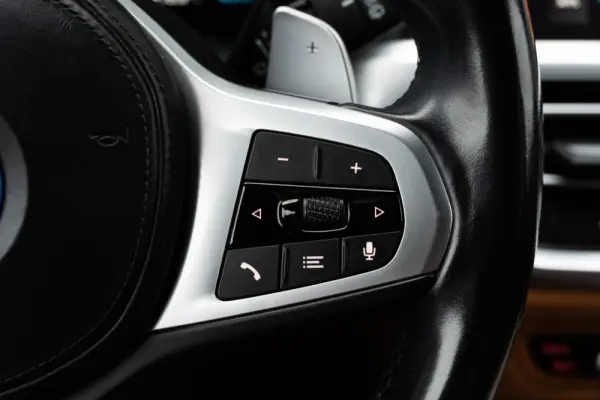 BMW 330 e Pack M Auto 43
