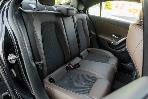 Mercedes-Benz A 180 Limousine d Progressive Aut. 53