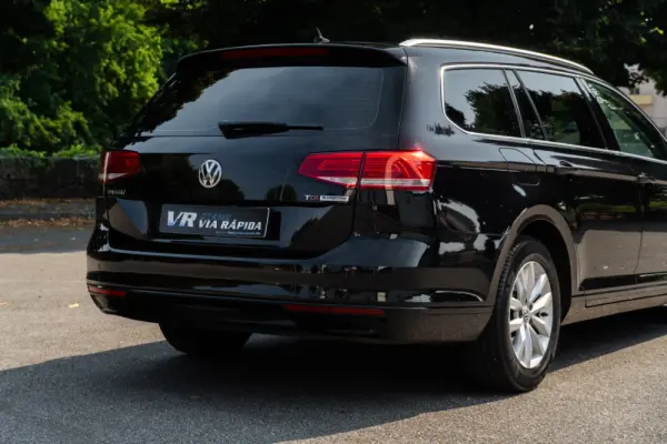 Volkswagen Passat Variant 1.6 TDI Confortline DSG 26
