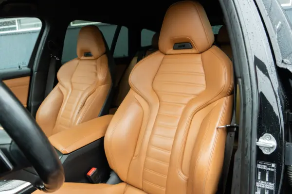 BMW 330 e Pack M Auto 8
