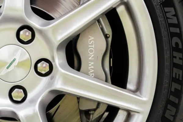 Aston Martin Vantage Coupe Sportshift 17