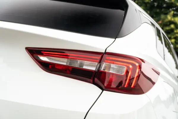 Opel Grandland X 1.2 T Business Edition 36